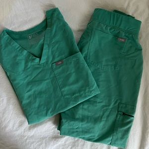 FIGS scrub set - Surgical Green